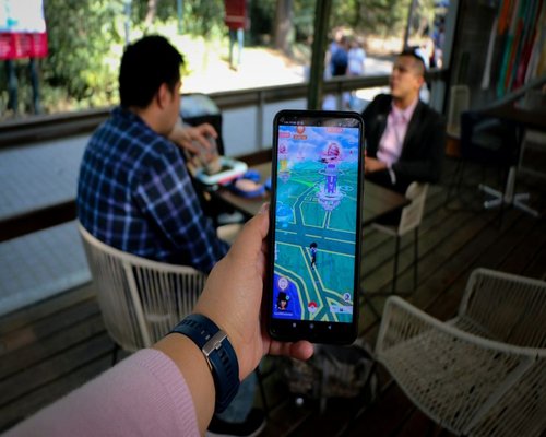 Smartphone showing the PlayerHubCrown Australian stay and gaming planner